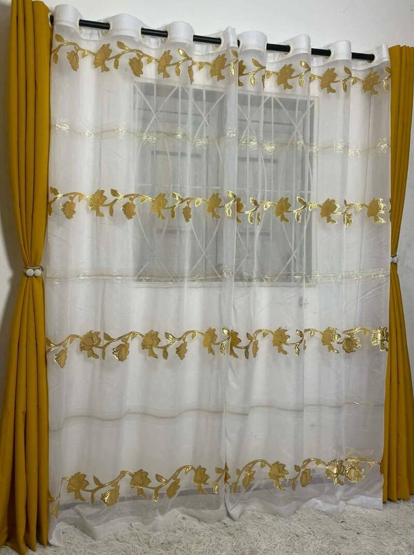 Rideau jaune moutarde