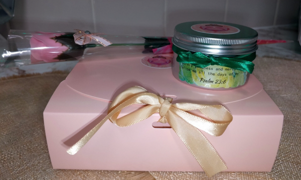 Luxurious fragrance candles