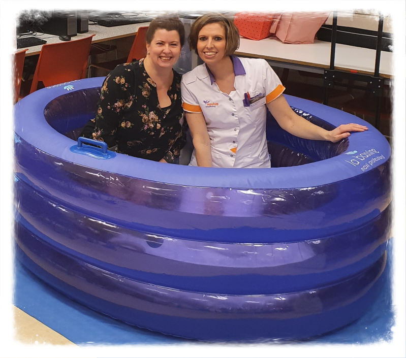 Doula Sonja Zantinge bevallen in bad, verhuur bevalbad Overijssel  Drenthe Twente Friesland bevalbad huren omgeving Zwolle 