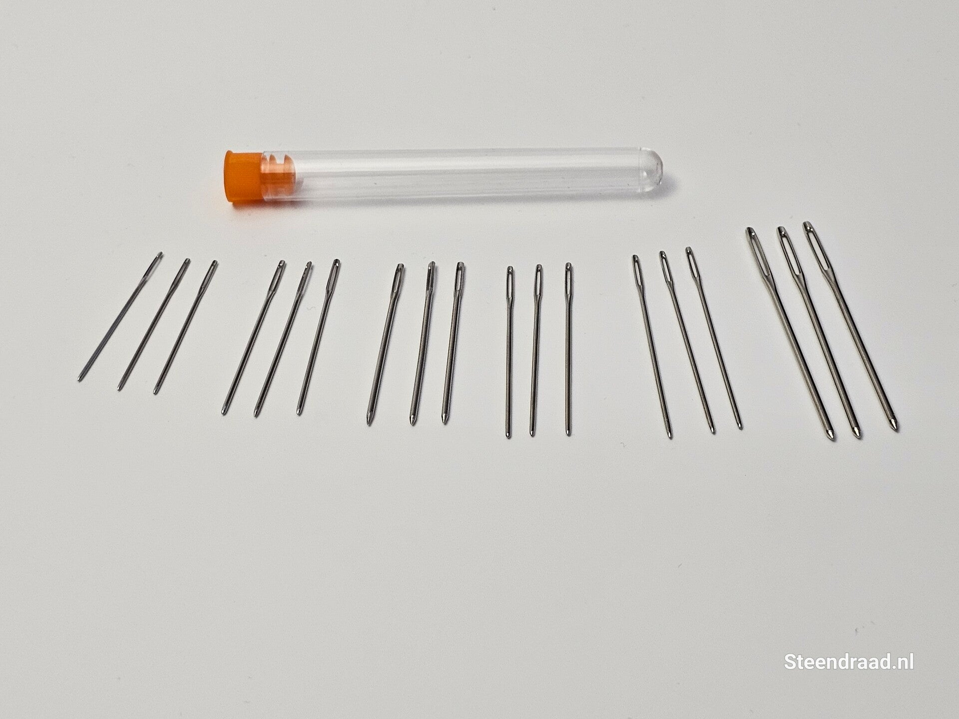 Wol Naalden Set in Buisje