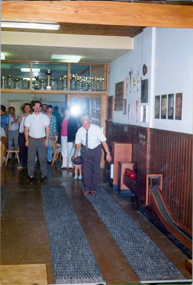 199007-ero-ffnung-der-sanierten-kegelbahn003-standard.jpg