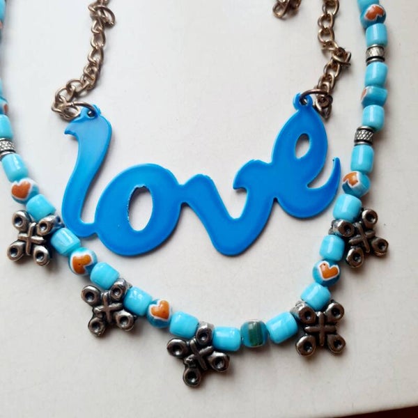 Ketting met tekst Love