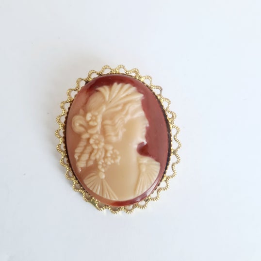 Broche camée afrique femme africaine noire senegal congo mali Broche camée afrique femme africaine noire senegal congo mali