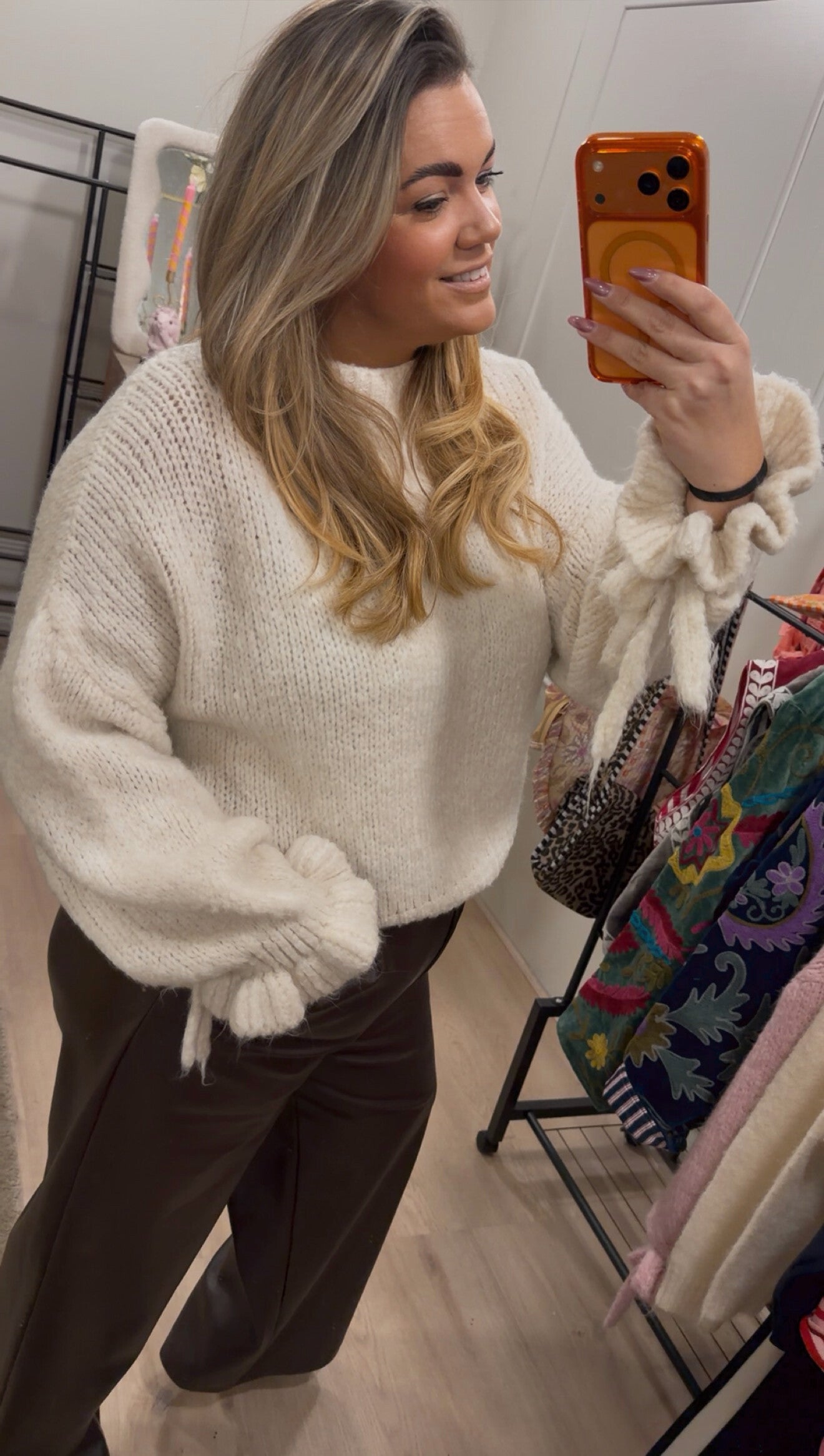 Trui Ruffle mouw beige