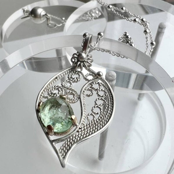 Forest Whisper – Filigrein hanger met Paraiba-toermalijn