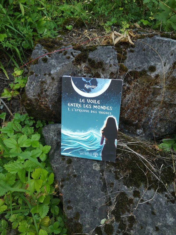 Le voile entre les monde, t.1 L'épreuve des vagues