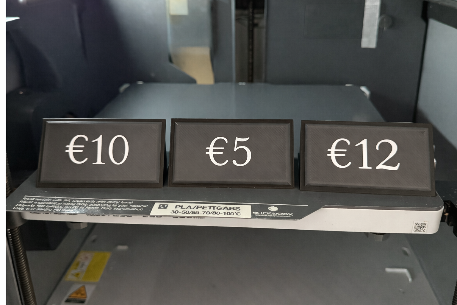 Prijs, naam en logo kaartjes