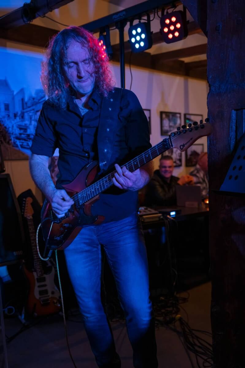 John van Breukelen op gitaar
