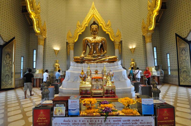 0082chinatownbangkokwattraimit3mhogegoudenbeeldvanboeddhajpg.jpg
