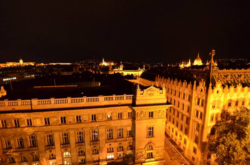 0165uitzichtdakterrashotelpresidentburchtpaleis-burcht-hongaarsparlementsgebouwjpg.jpg
