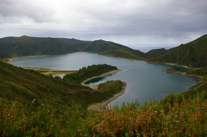 0195lagoadofogojpg.jpg