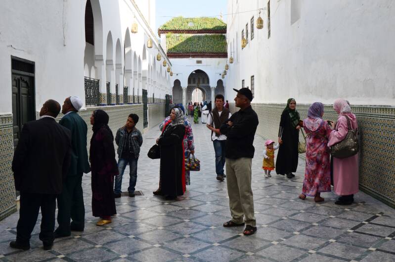 0230moulayidrissmausoleumsidiabdellahelhajjamjpg-1.jpg