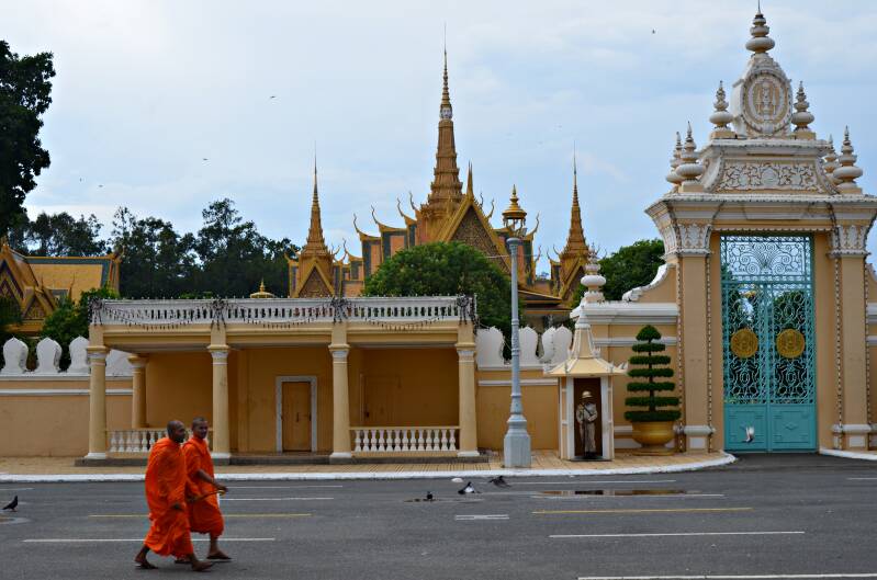 0398phnompenhroyalpalaceparkkoninklijkpaleisjpg.jpg