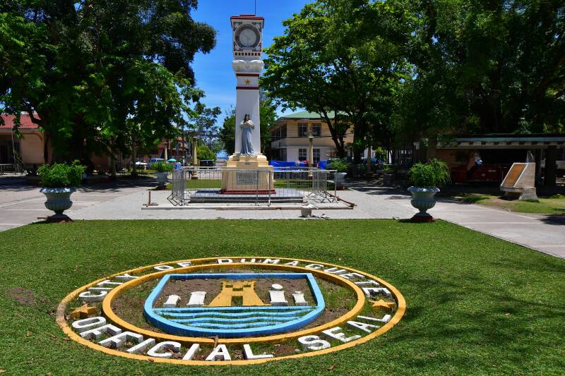 0415dumaguetequezonparkjpg.jpg