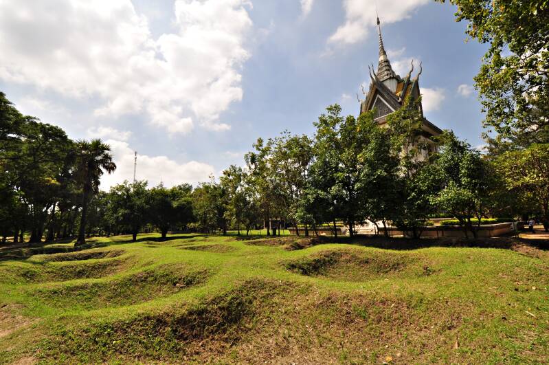 0478stadstourphnompenhkillingfieldsvanchoeungekmassagravenjpg.jpg