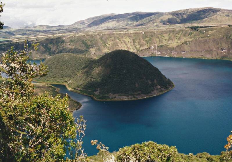 051cotacachi-cayapaswandelingvulkaanmeer.jpg