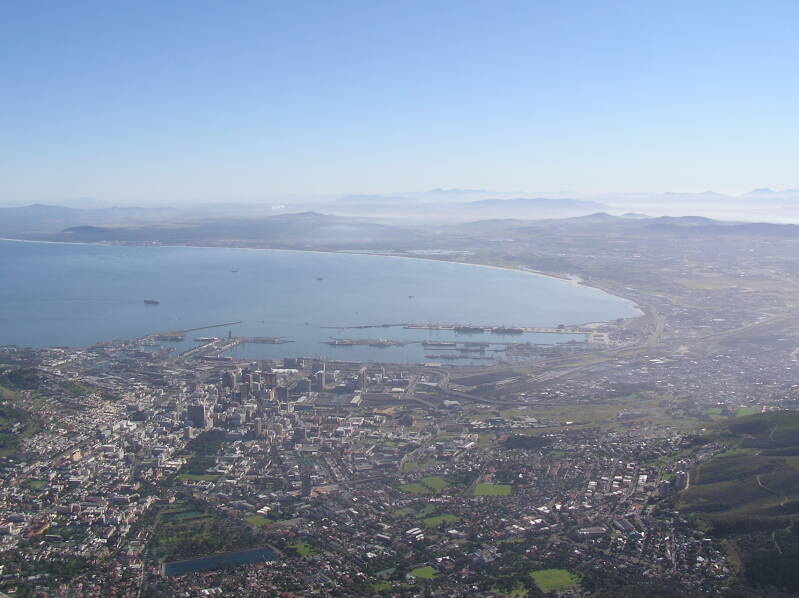 0526kaapstaduitzichttafelbergjpg.jpg