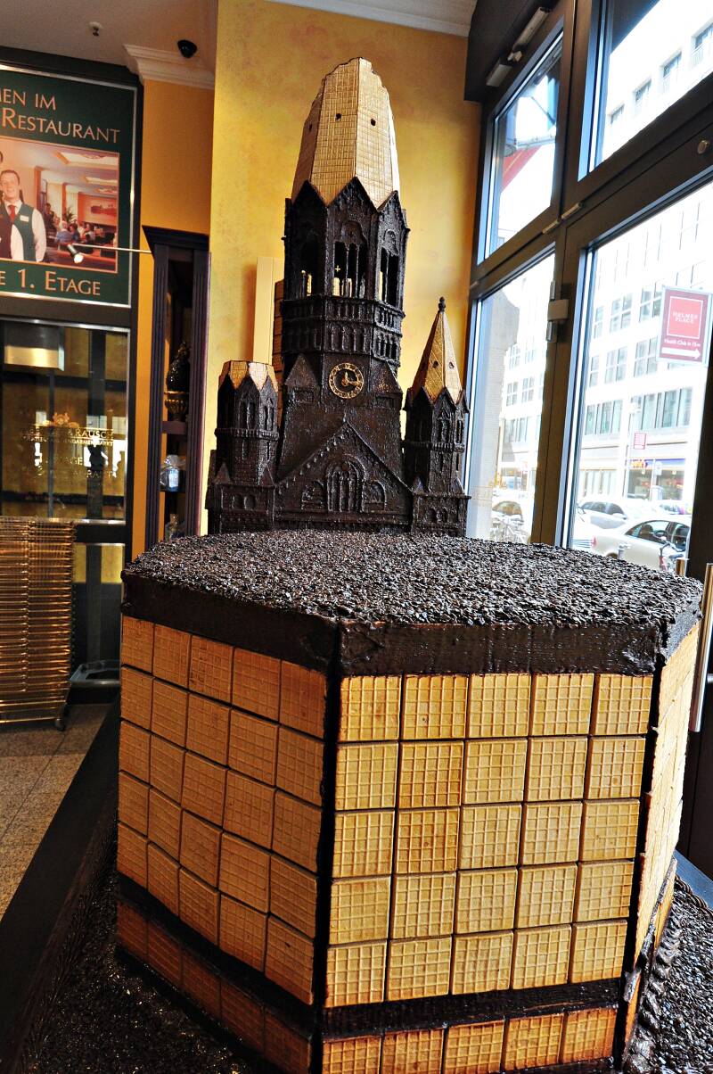 0570fassbenderenrauschchocolateriegedachtniskirchejpg.jpg