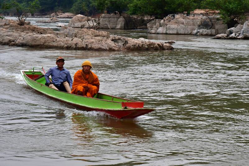 0585nongkhiawdagtochtnamourivierjpg.jpg