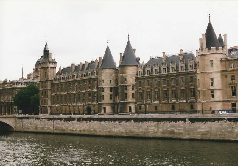 061ledelacitconciergerie.jpg