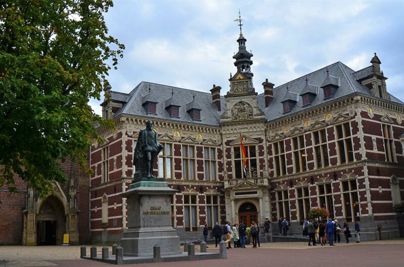 0630utrechtdompleinacademiegebouwuniversiteitutrechtjpg.jpg
