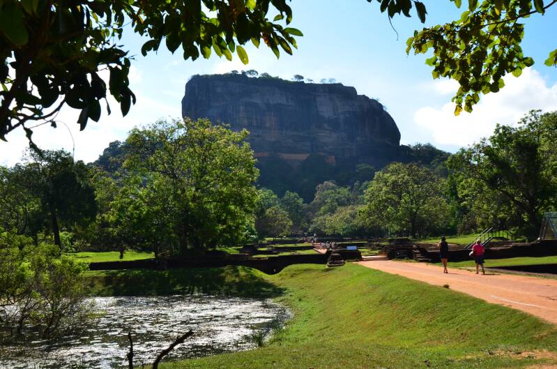 0667sigiriyacitadelleeuwenrotsjpg.jpg