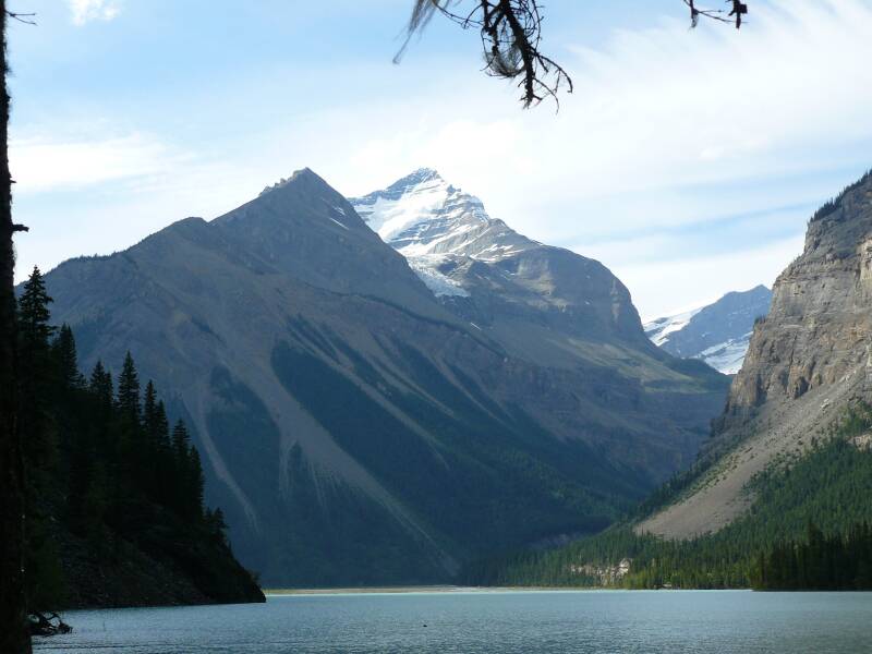 0772mountrobsonprovincialparkkinneylakejpg.jpg