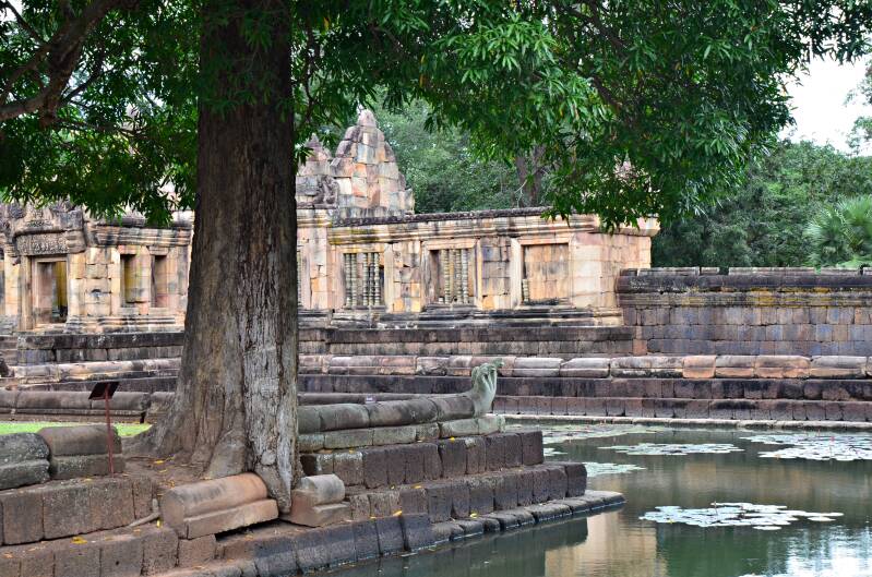 0815prasathinmuangtamachterdevijvereengopuraentreepaviljoenjpg.jpg
