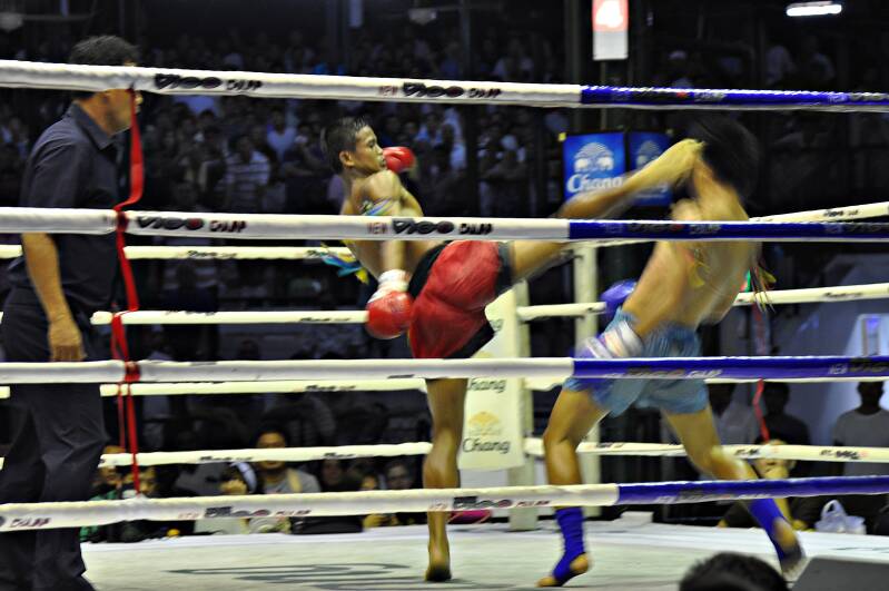 0961bangkokmuaythaibokseninlumpineeboxingstadiumjpg.jpg