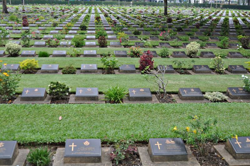 1314kanchanaburiwarcemeteryjpg.jpg