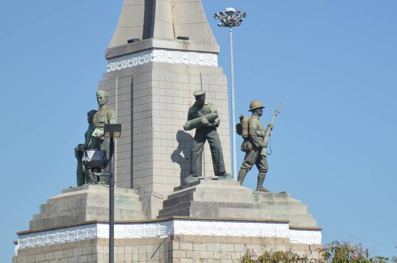 1359bangkokvictorymonumentjpg.jpg