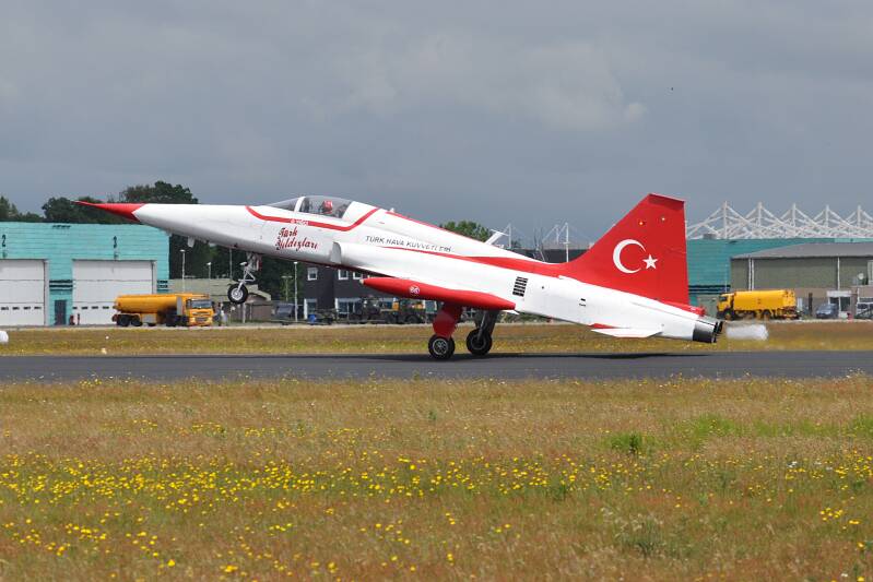 140turkishstars.jpg