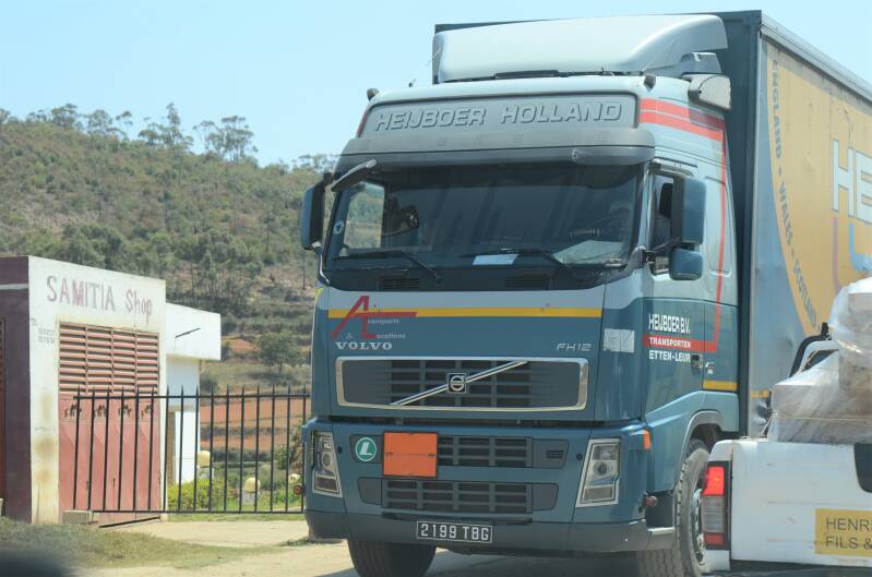 1512antananarivo-andasibeweereenex-nlvrachtwagenjpg-1.jpg