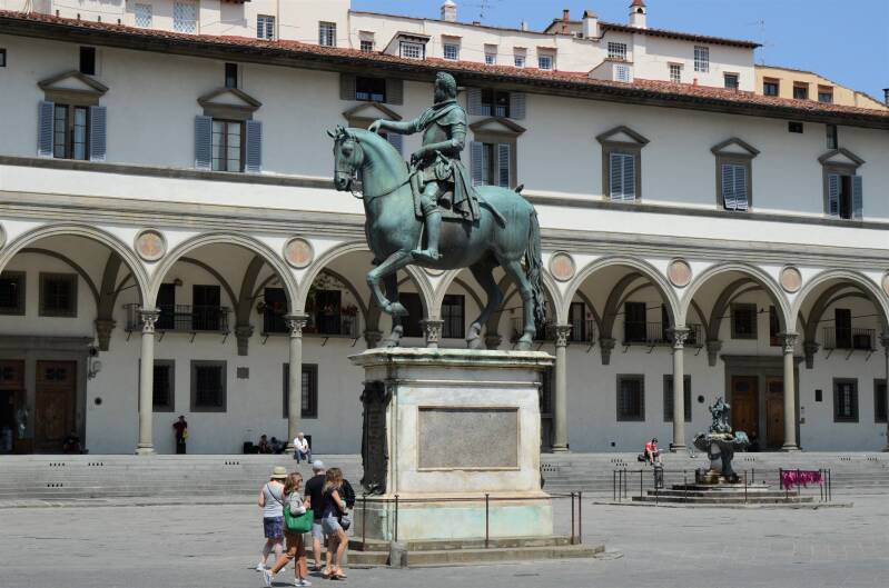 1523florencepiazzadellasantissimaannunziatamonumentoequestrealgranducaferdinandoidemedicijpg.jpg