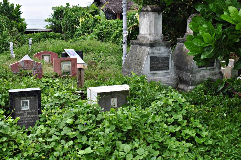 1883hikkaduwastrandwandelingbegraafplaatsjpg.jpg
