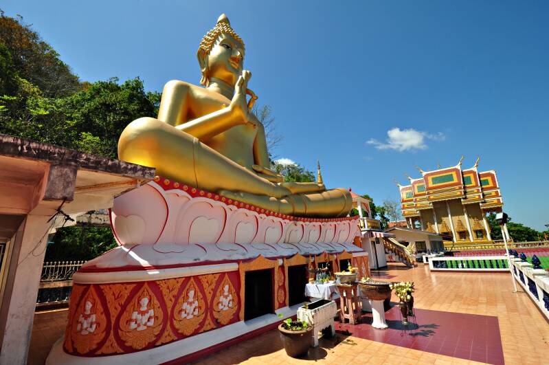 2049watmetgroteboeddhabuitenphuketjpg.jpg