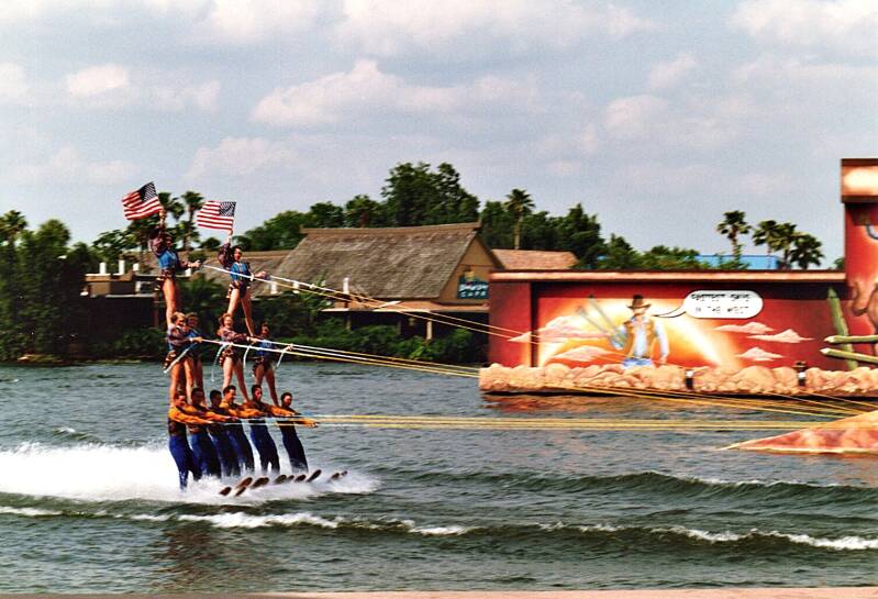 386seaworldwaterskishow.jpg