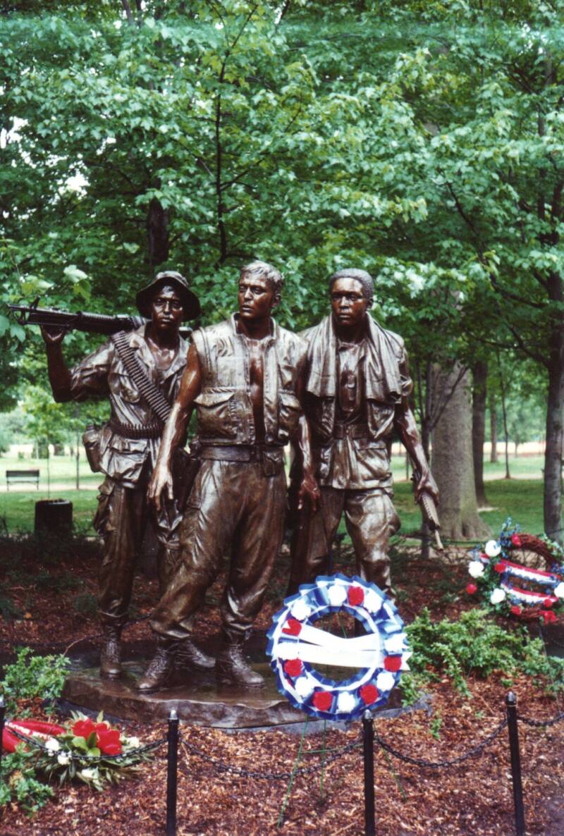 39washingtonvietnammonument.jpg