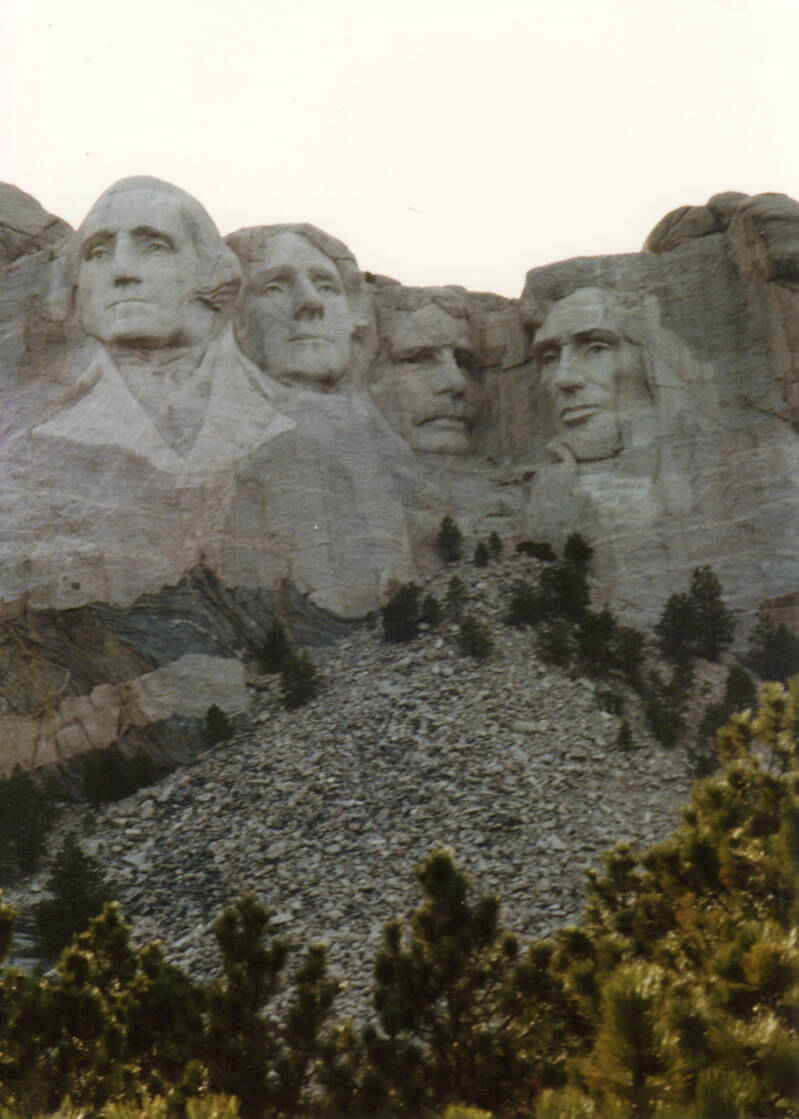 92mountrushmore.jpg