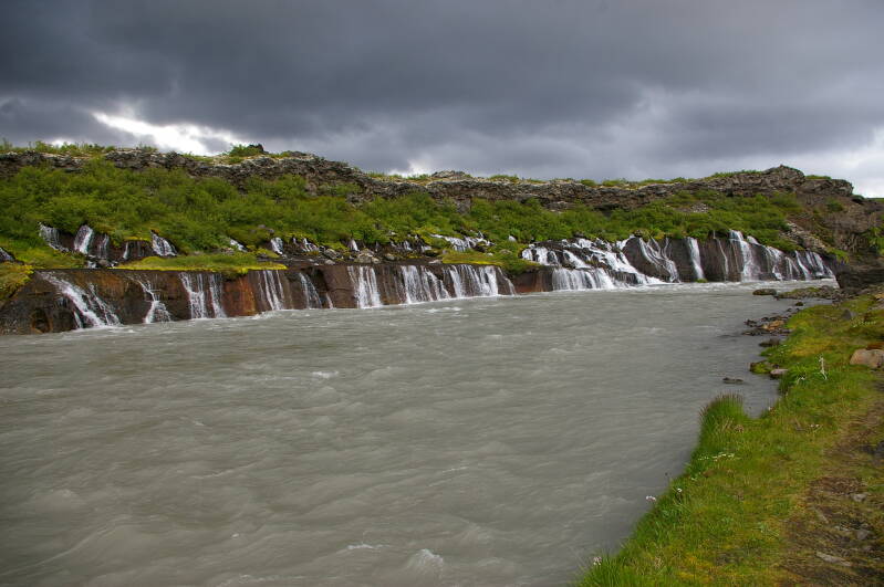 afbeelding060hraunfossar.jpg