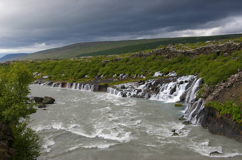 afbeelding064hraunfossar.jpg