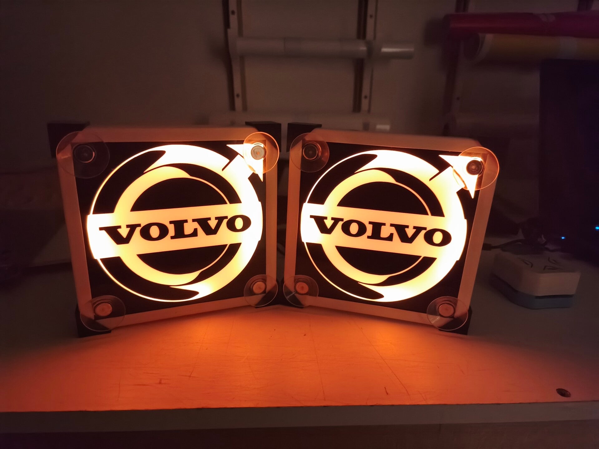 2 Angles de pare brise Volvo LED RGB