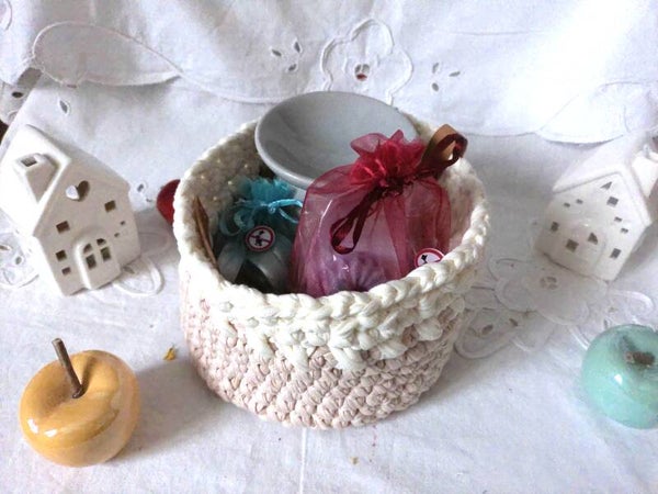 PANIER DECOUVERTE BEIGE AVEC LISERET BLANC CASSE