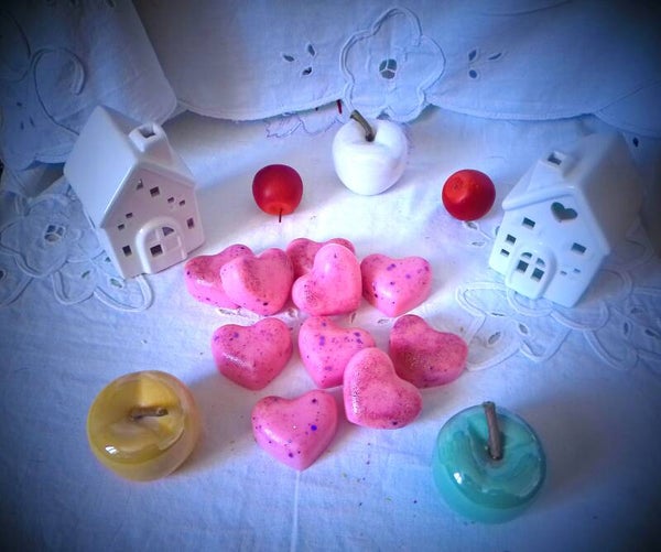 BOUGIE COEUR  " POMME D'AMOUR"