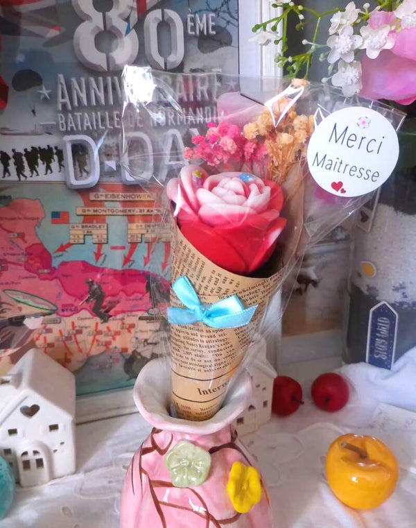 FLEUR INDIVIDUELLE POUR MAITRESSE ET ATSEM SENTEUR "PINA COLADA"
