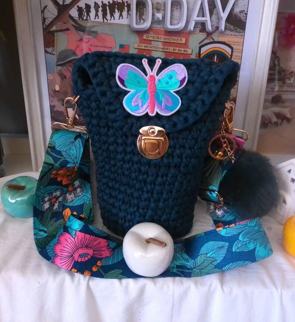 POCHETTE POUR  TELEPHONE FORME DEBOUT