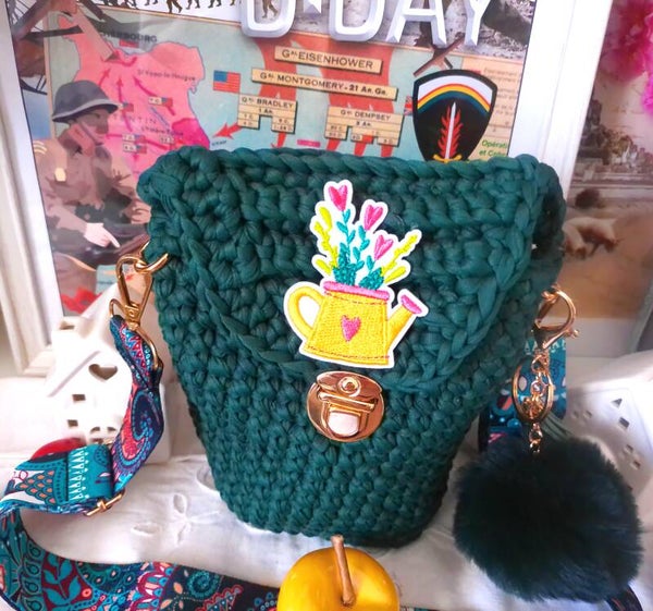 POCHETTE POUR  TELEPHONE FORME DEBOUT