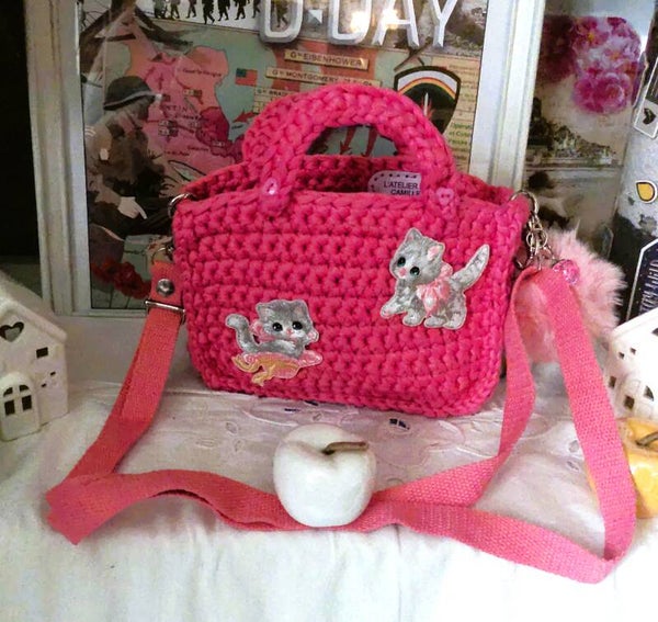 SAC PETITE FILLE  "COULEUR FISCHIA"