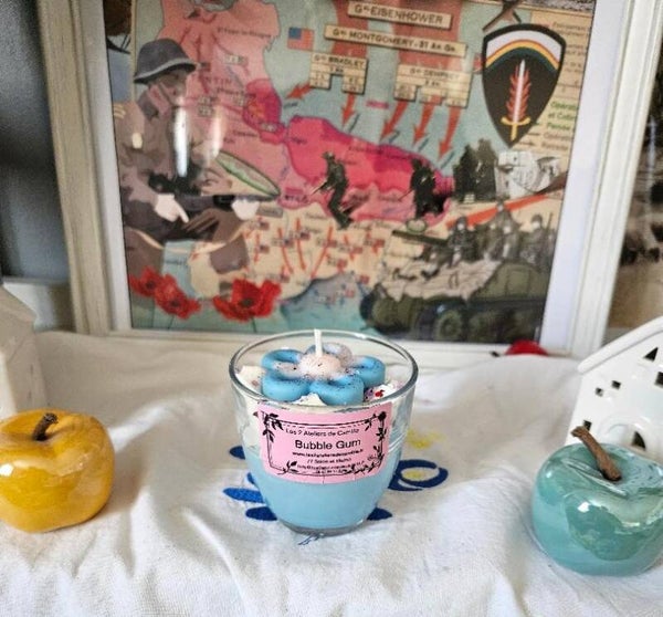 BOUGIE 16 CL CHANTILLY " SENTEUR BUBBLE GUM "