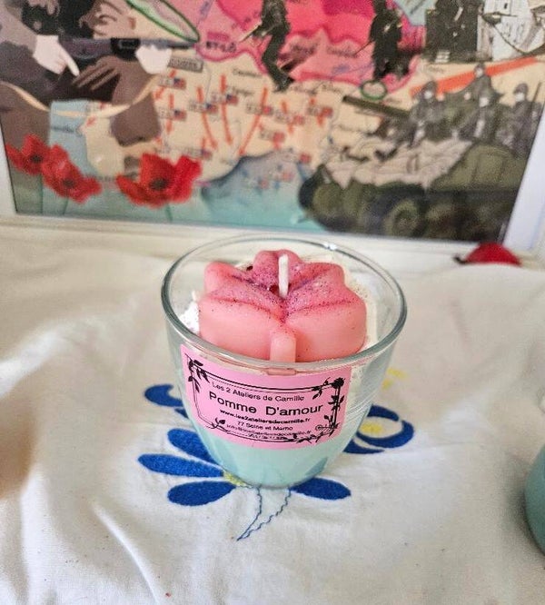 BOUGIE 16 CL CHANTILLY " POMME D'AMOUR "